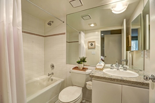 Building Photo - 1235 Yale St