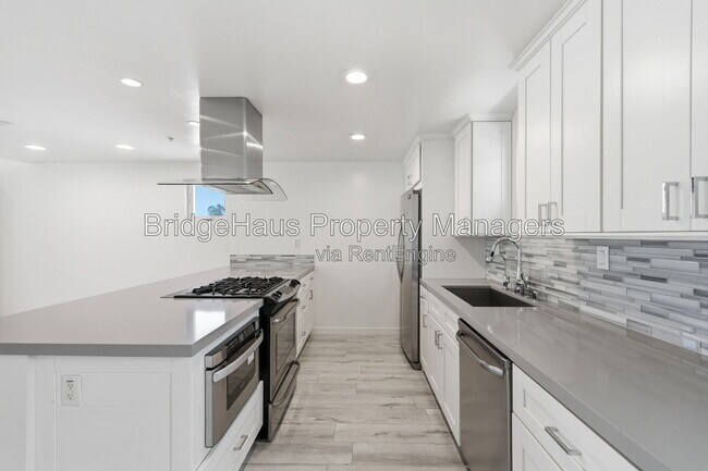 Building Photo - 3740 Third Avenue