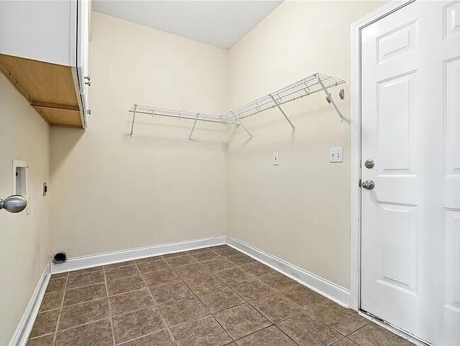 Building Photo - 1317 Tulip Ct
