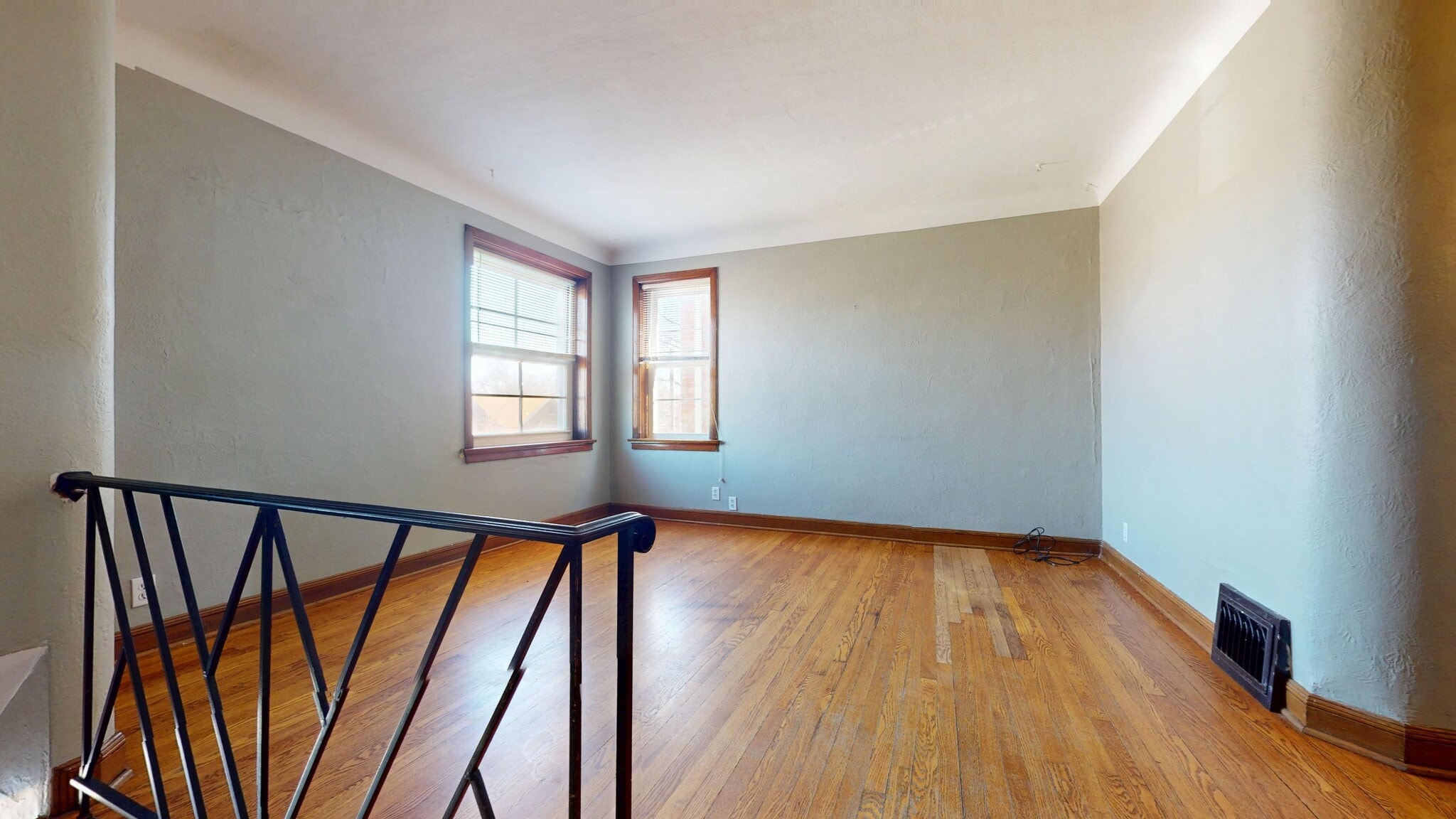 Building Photo - 5816 Mardel Ave