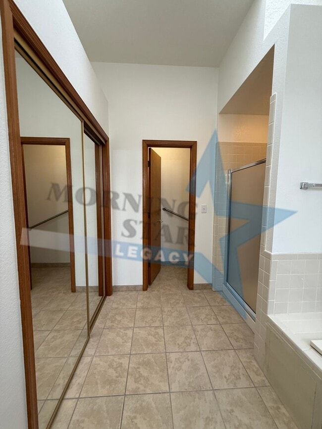 Building Photo - Move-in Special! Charming Home with Mountain Views!