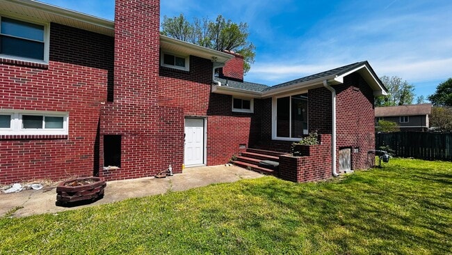 Building Photo - HAMPTON - BEAUTIFULLY UPDATED HOME