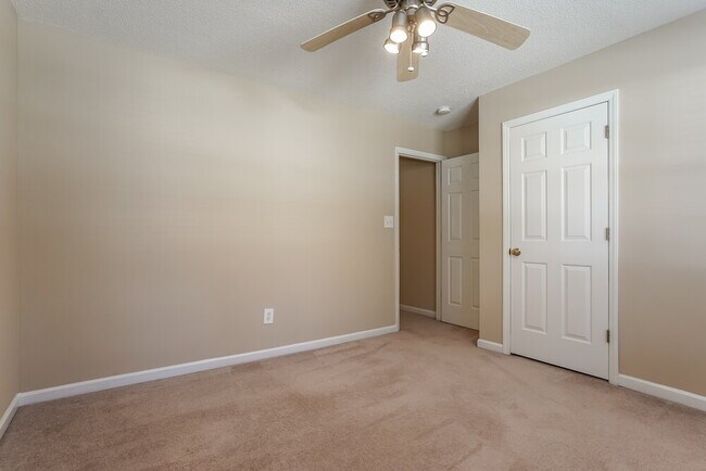 Building Photo - 1505 Woodline Dr