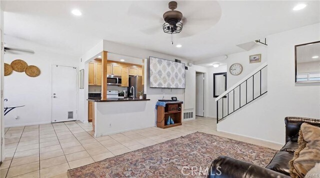 Building Photo - 8155 Woodland Dr