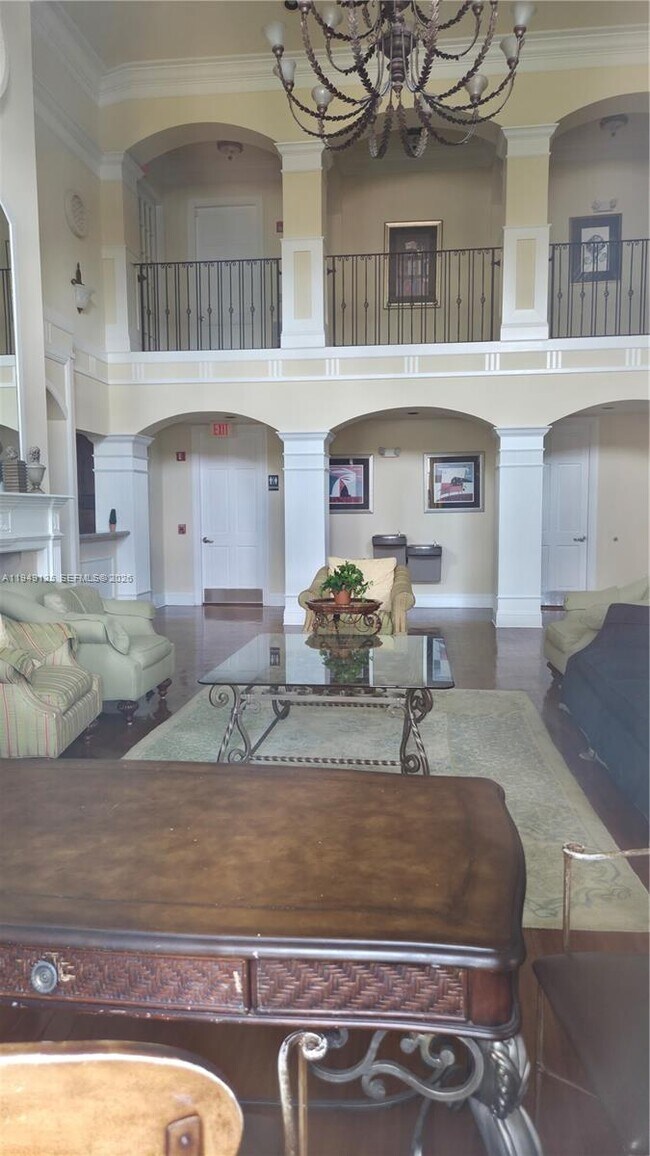 Building Photo - 2101 Belmont Ln