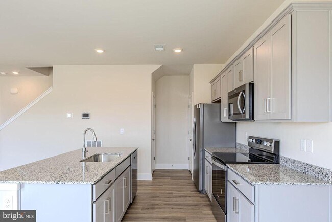 Building Photo - 115 Haida Ln