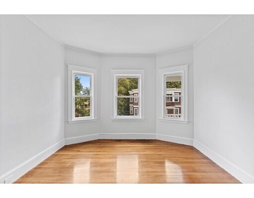 Building Photo - 50 Lithgow St