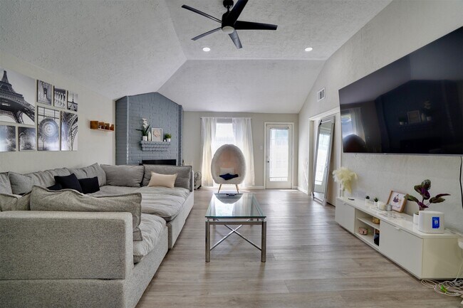 Building Photo - 4010 Oak Terrace Ct