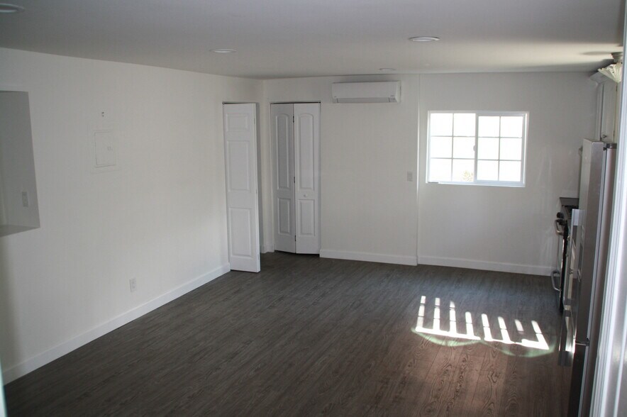 Building Photo - 1012 Laguna Ave