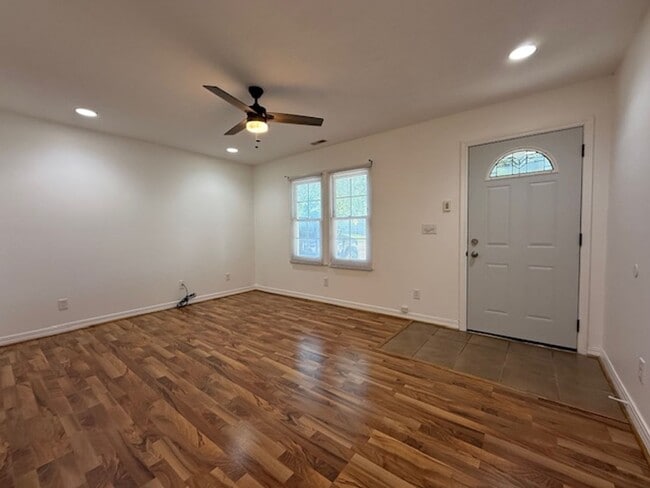 Building Photo - Renovated Single Family Home!