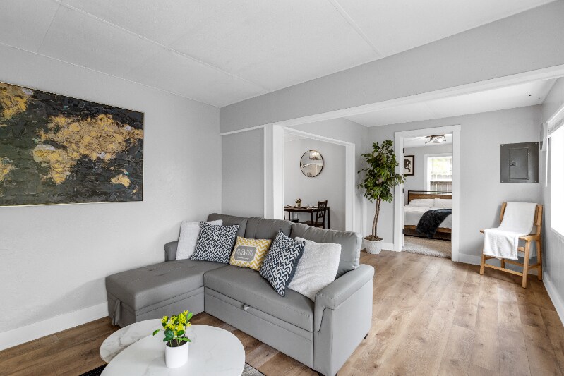 Building Photo - 231 Murray St SE