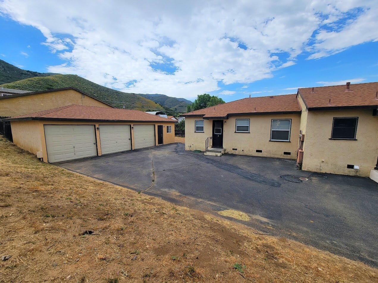 Building Photo - 16911 Glenetta Way