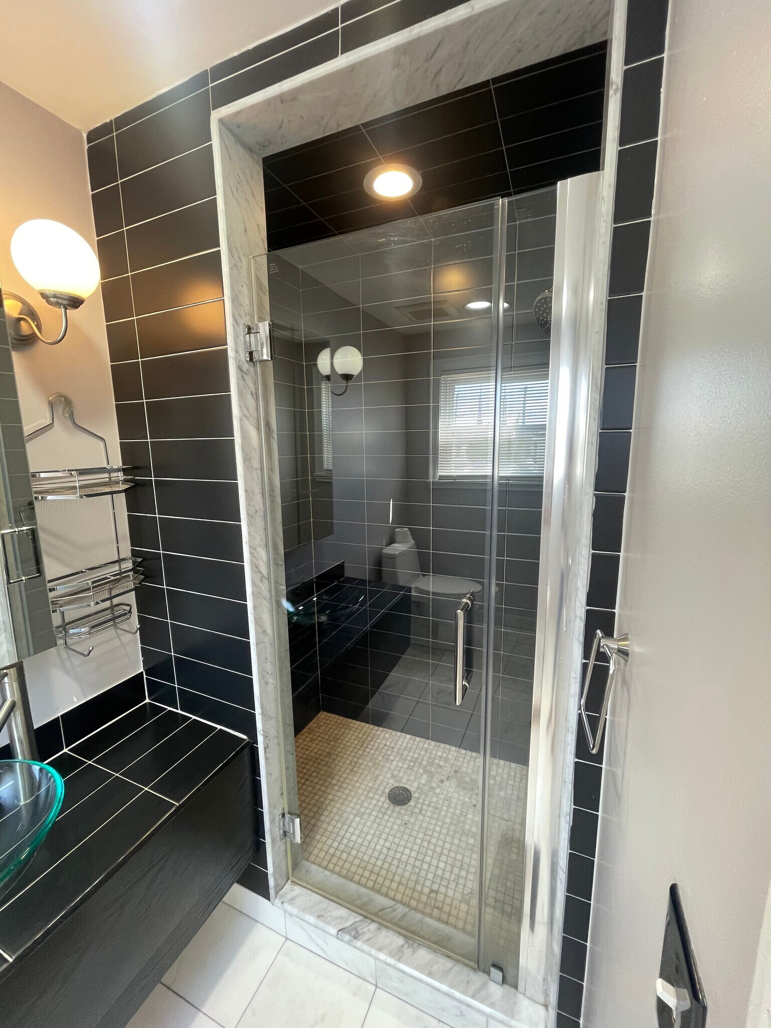 Building Photo - 99 Plain St