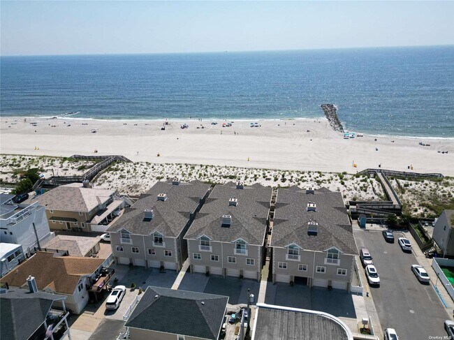 Building Photo - 1051 Oceanfront