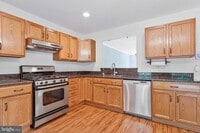 Building Photo - 616 Bellerive Ct