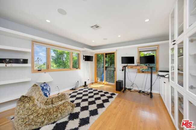 Building Photo - 4108 Murietta Ave