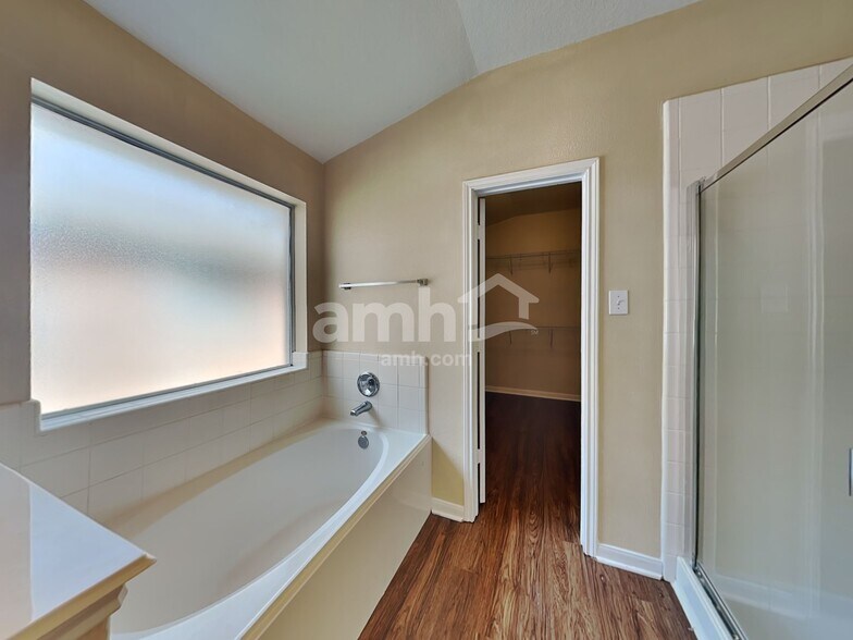 Building Photo - 23511 Hidden Maple Dr