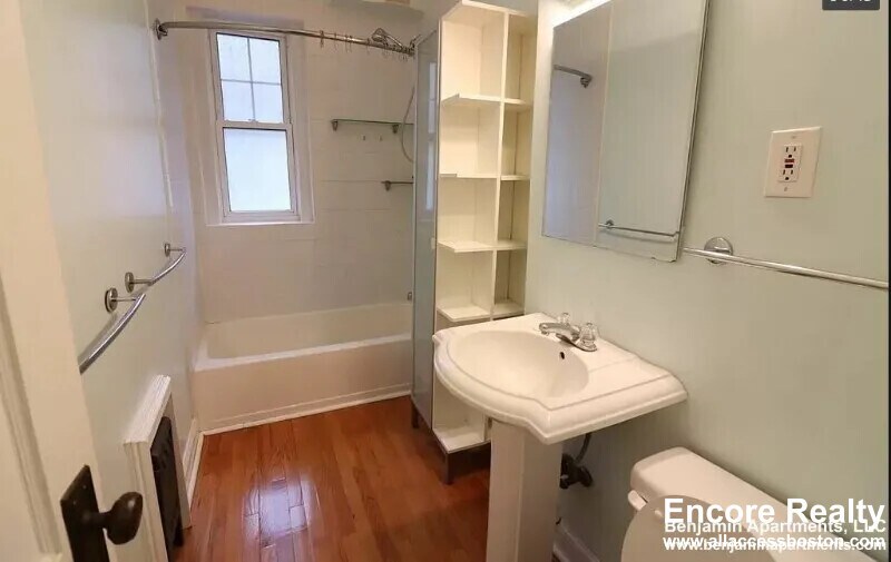 Building Photo - 109 St Paul St