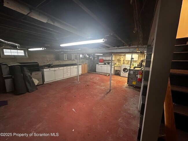 Building Photo - 1715 Tripp Ave