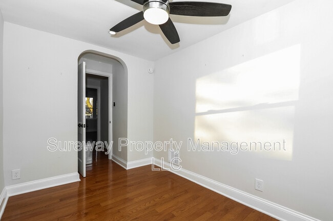 Building Photo - 48 Greenhill Rd