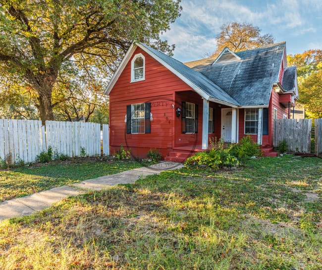 Building Photo - 516 N 31st St