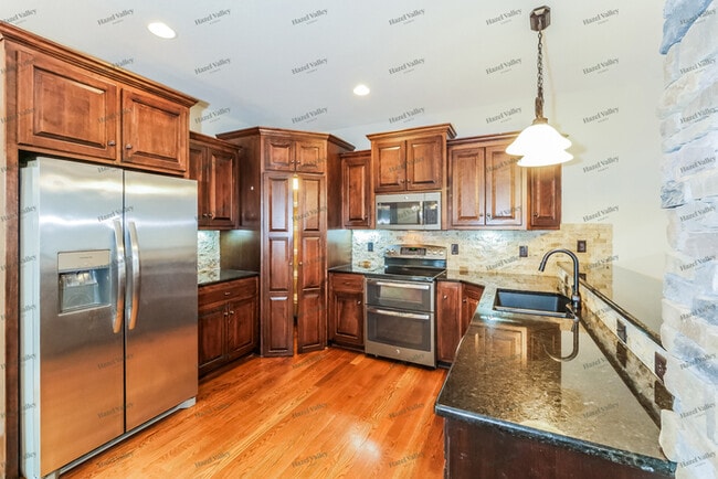 Building Photo - 8401 NE 115th St