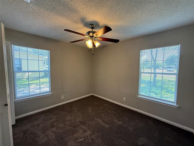 Building Photo - 303 Ridgefield Cir