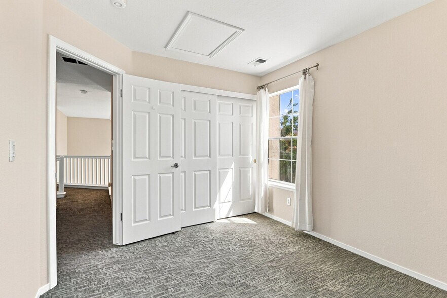 Building Photo - 2693 Mission Greens Dr