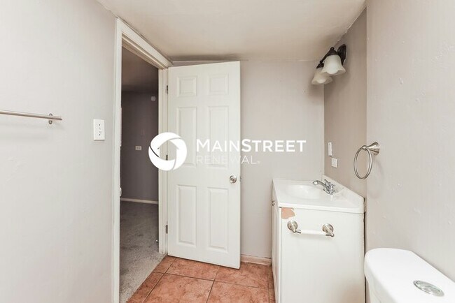 Building Photo - 4 Bedroom Pet-Friendly Home in Tucson, AZ with Main Street Renewal