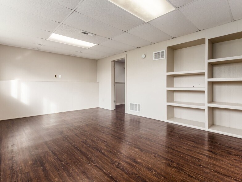 Den/Rec Room - 2411 Red Rock Blvd