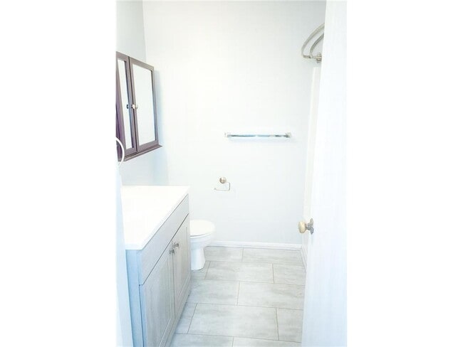 Building Photo - 9 Heights Rd NE