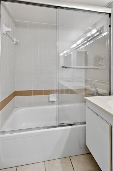 Building Photo - 18151 NE 31st Ct