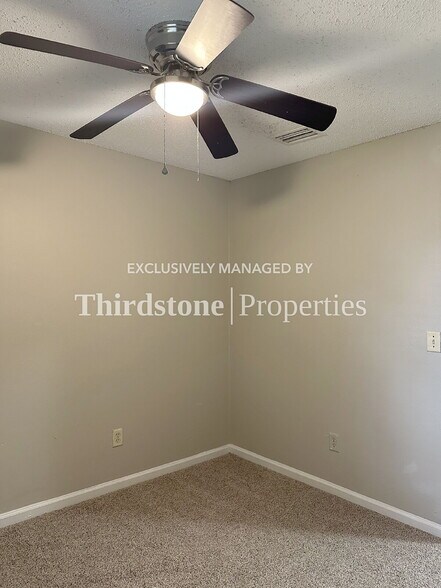 Building Photo - 2148 Baldwin St