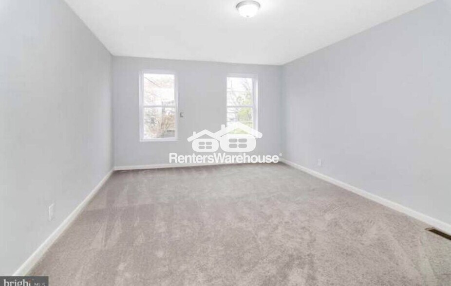 Building Photo - 3706 Claremont St