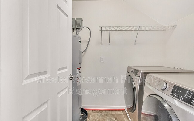 Building Photo - 40 Burnt Oak Rd