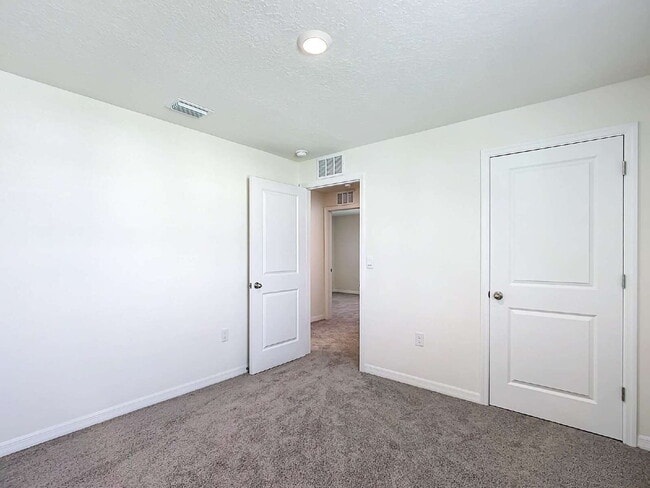 Building Photo - 5 Bedrooms Under $2,400/Month | Resort-Style Pool | Washer & Dryer Included