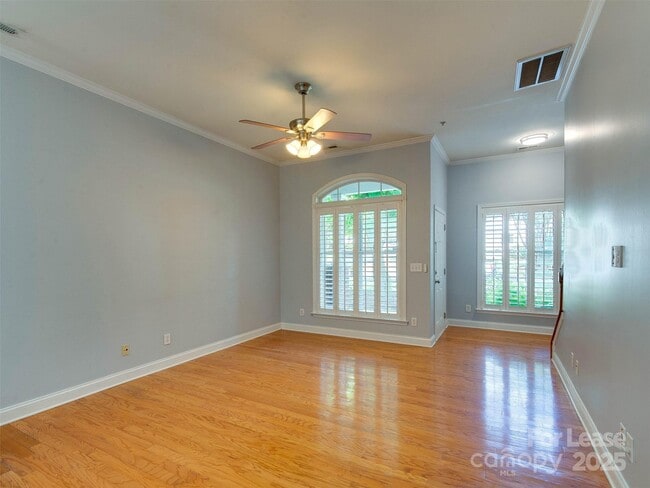 Building Photo - 1571 Pecan Ave