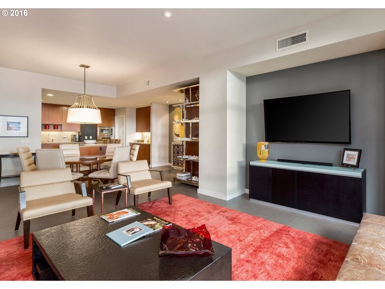 Building Photo - 1025 NW Couch St