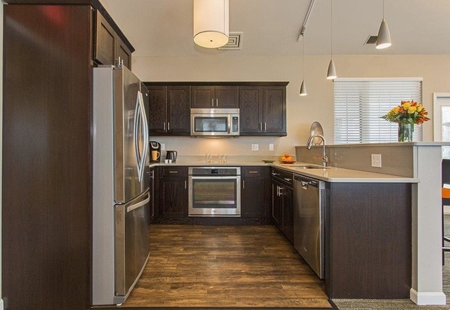 Building Photo - Forest Glen Apartments