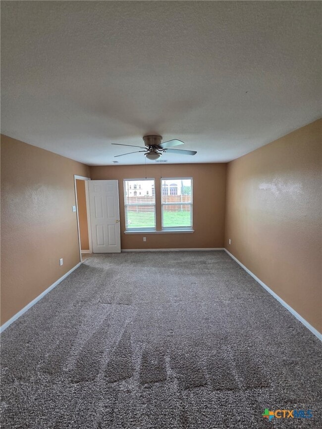 Building Photo - 1120 Ascot St