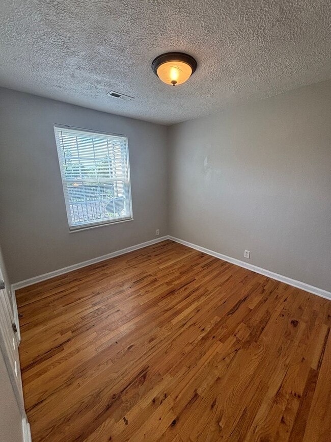 Building Photo - Alcoa School cottage coming soon!