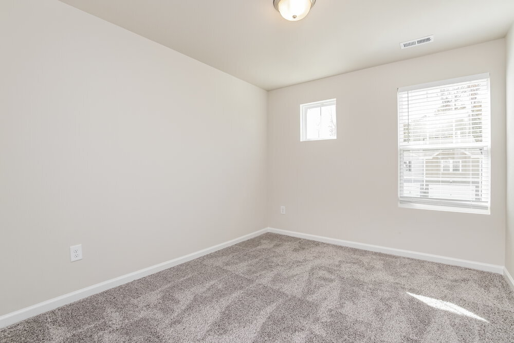 Building Photo - 213 Brook Farm Ln