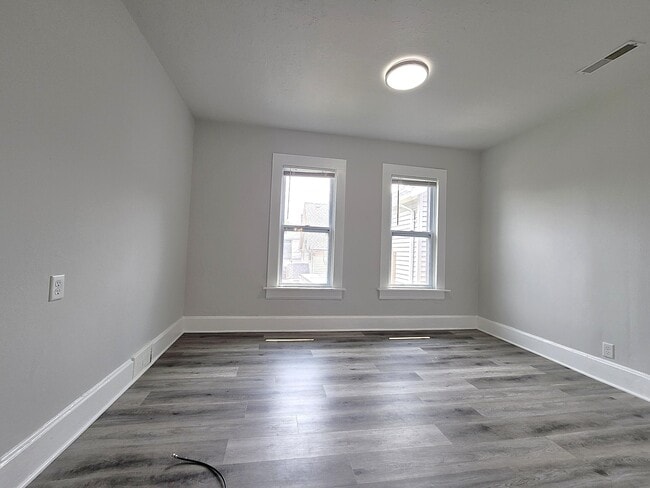 Building Photo - 1811 Grand Ave