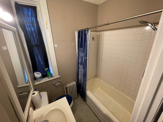 Building Photo - 366 4th Ave