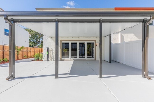 Building Photo - 2795 N 40th Ave