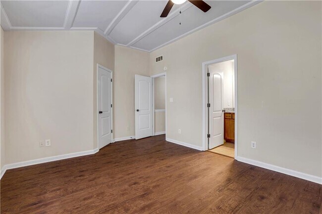 Building Photo - 1893 Appaloosa Run Trail NE