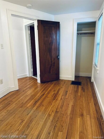 Building Photo - 122 W Houstonia Ave