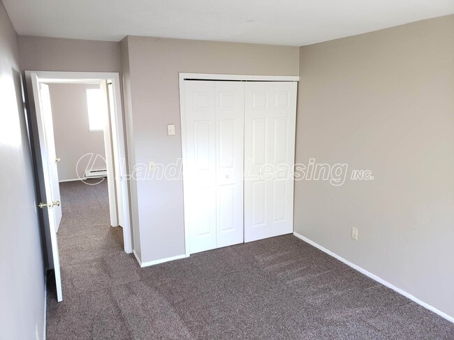 Building Photo - Well-Maintained 3-Bedroom Ranch with Updated Flooring