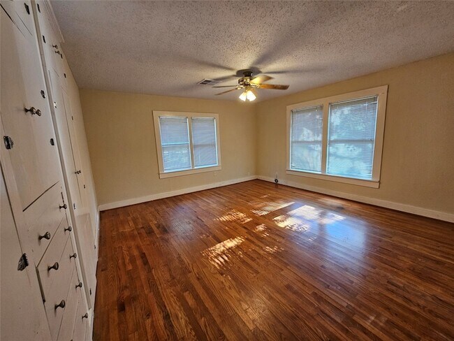 Building Photo - 603 Landrum