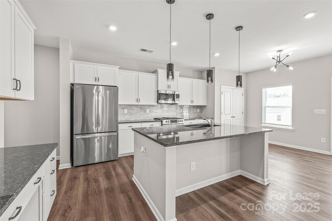 Building Photo - 5613 Amelia Ln